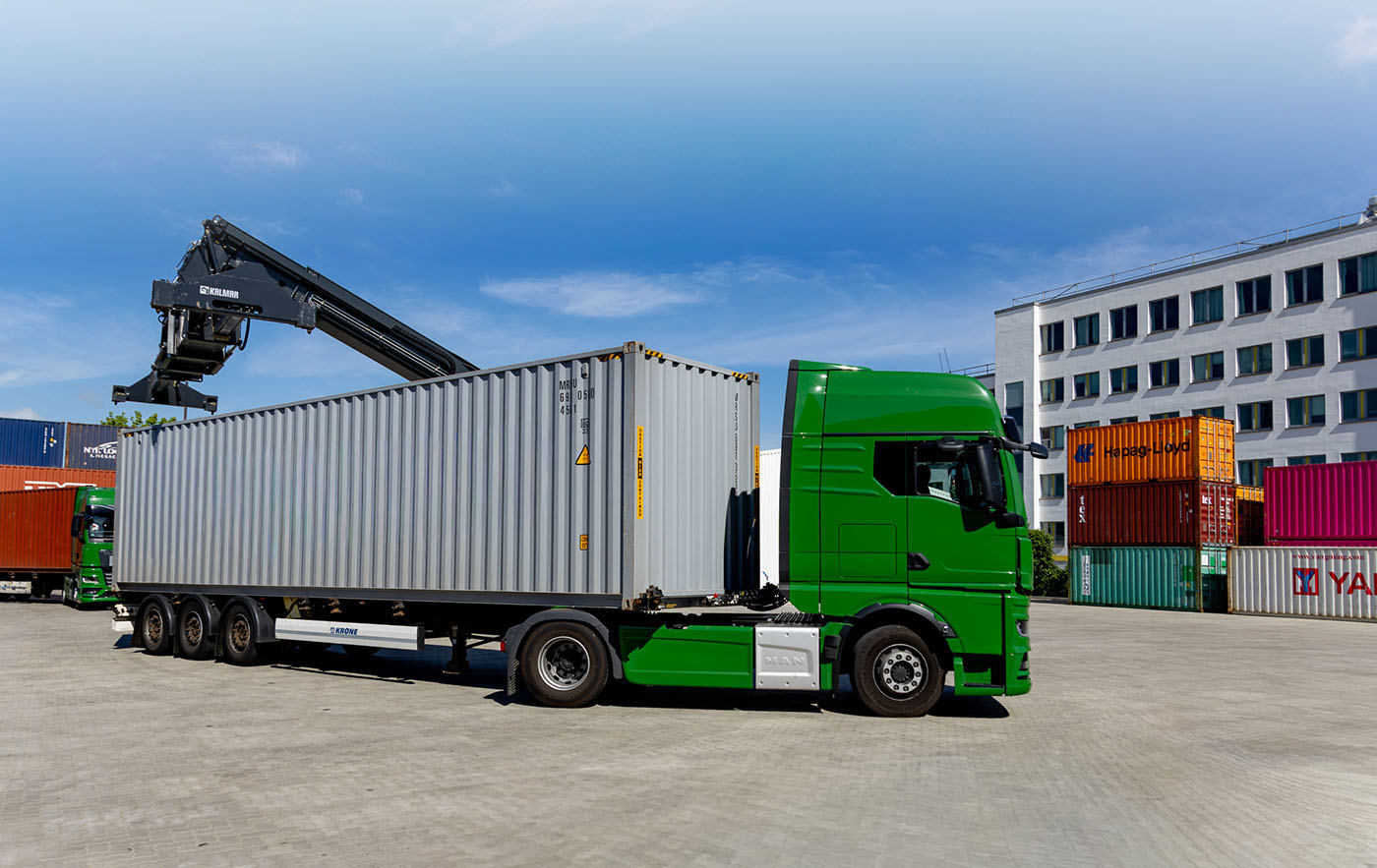 Wir bringen Ihre Container und Ladung sicher ans Ziel – alles aus einer Hand